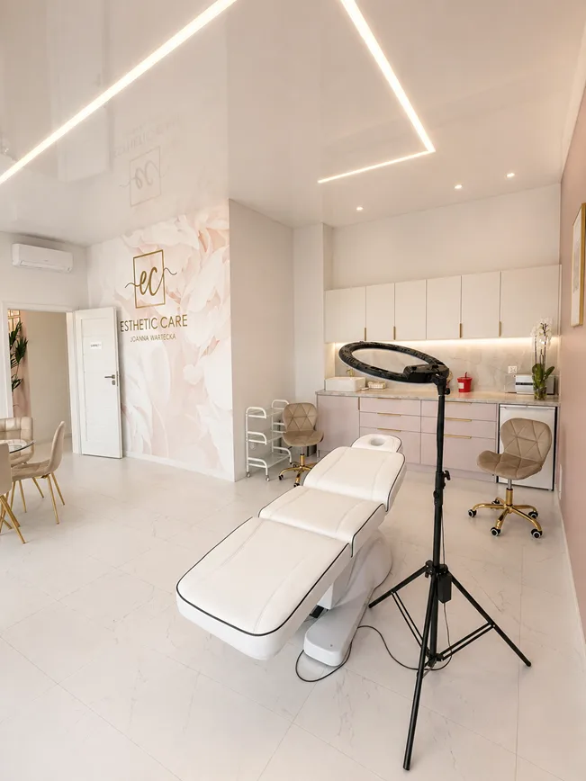 Gabinet Esthetic Care w Dobrzykowicach — przestrzeń zabiegowa